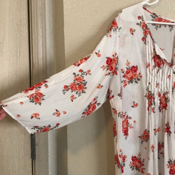 TORRID Size 1 floral top - Picture 7 of 7